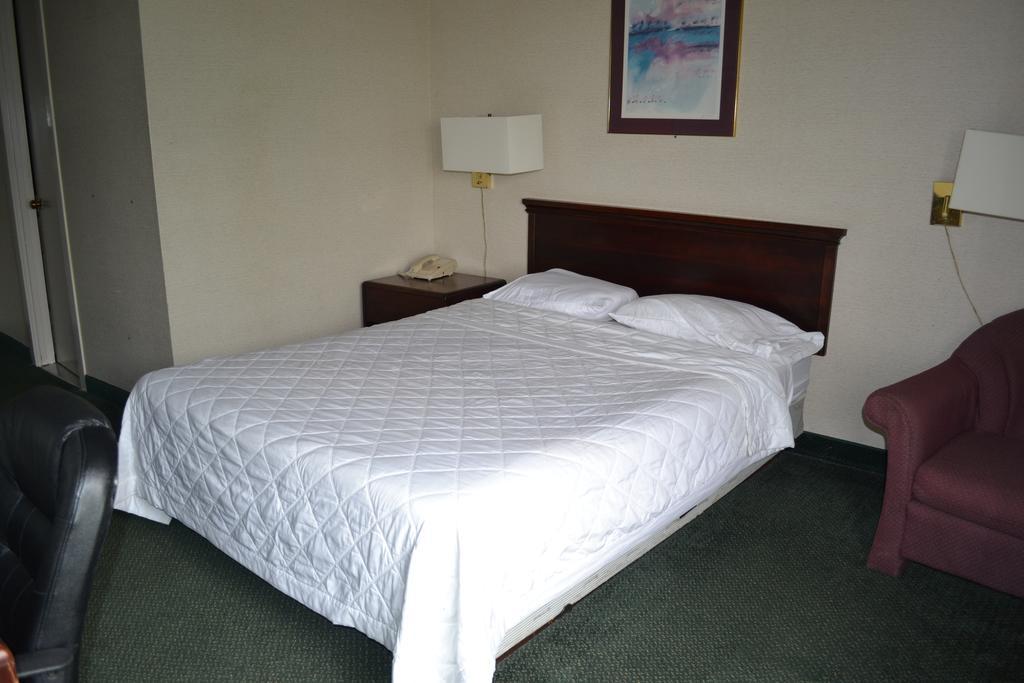 Town Inn & Suites South Plainfield-Piscataway Екстер'єр фото