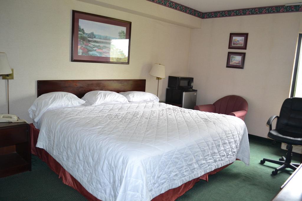 Town Inn & Suites South Plainfield-Piscataway Екстер'єр фото