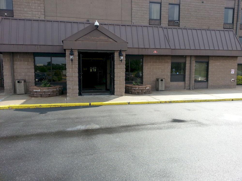 Town Inn & Suites South Plainfield-Piscataway Екстер'єр фото
