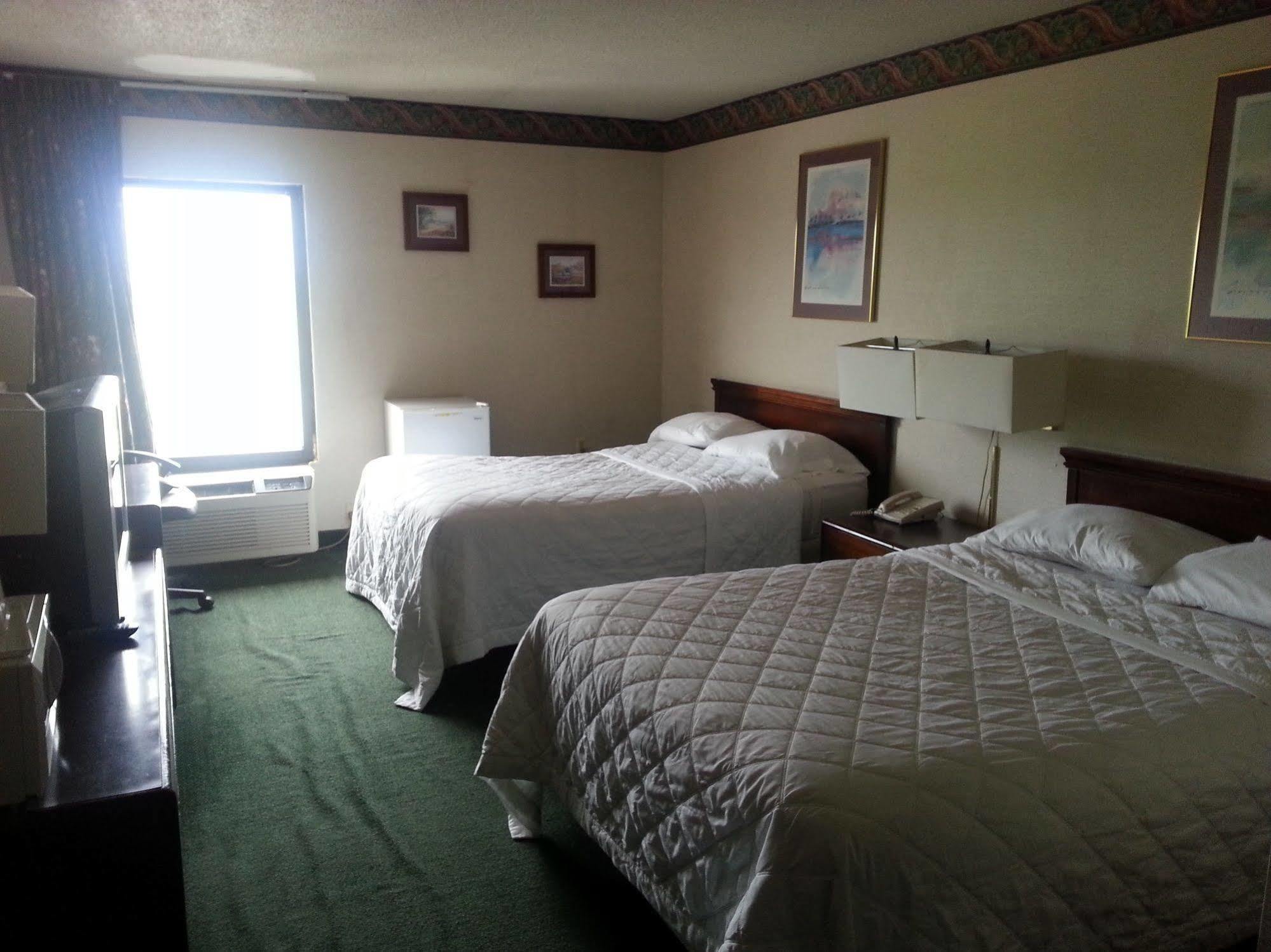 Town Inn & Suites South Plainfield-Piscataway Екстер'єр фото